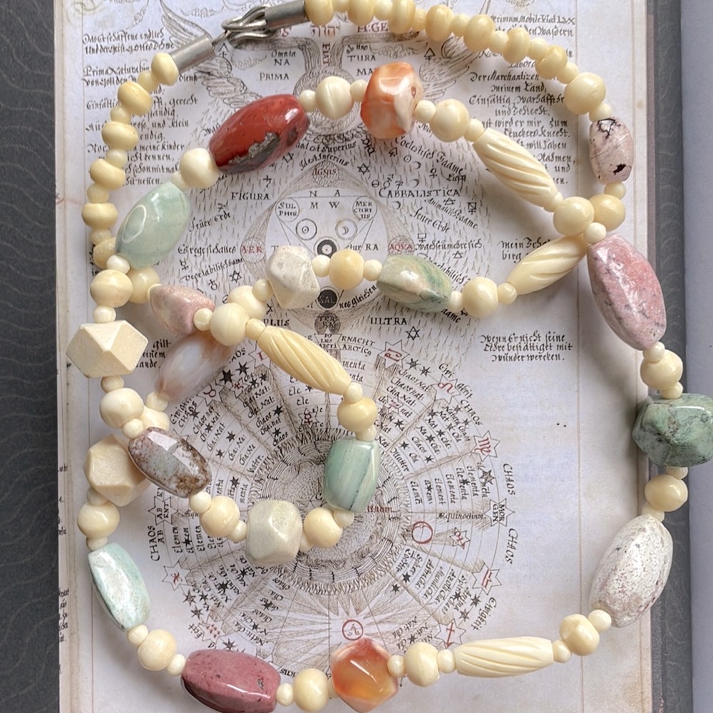 Stunning beaded necklace Diane - Picture 1 of 4